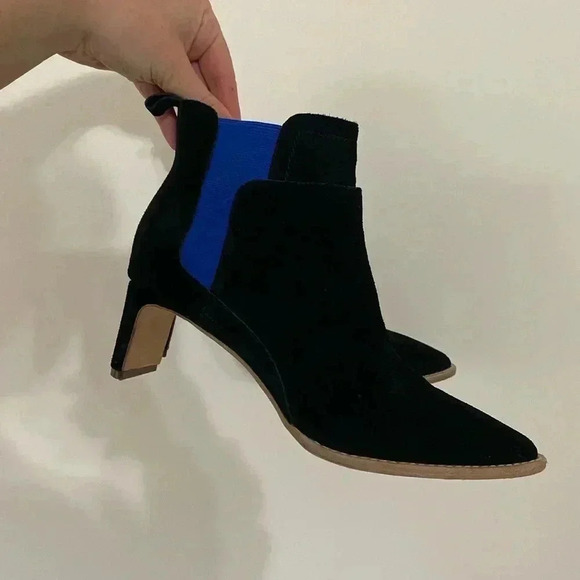 BILL BLASS SUEDE LEATHER SOLE BLACK BLUE HEAL ANKLE BOOTIES SIZE 7 RARE - Picture 1 of 4
